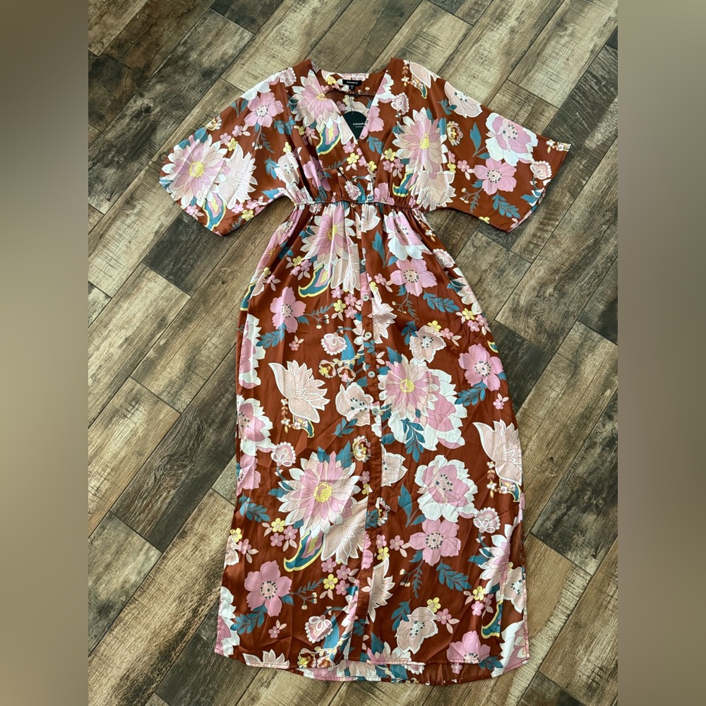 NWT MITTOSHOP SIZE M FLORAL FLOWY DRESS